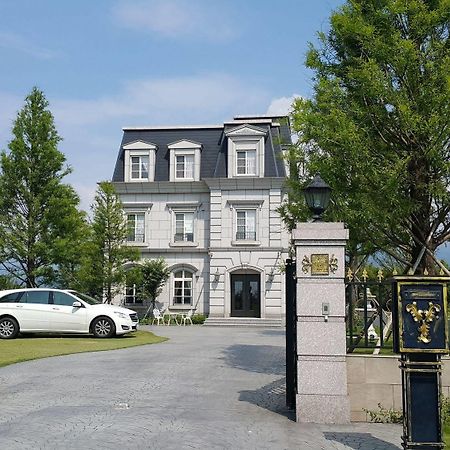Haut Rhin Villa Yilan Exterior photo